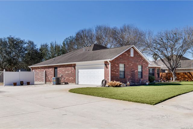 1707 Park View, Pleasanton, TX 78064