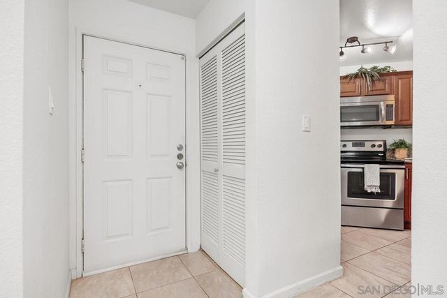 7565 Charmant Dr 417, San Diego, CA 92122