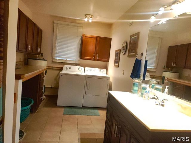 677 State Highway AA, Piedmont, MO 63957