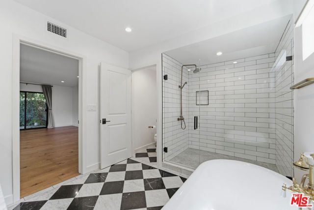 393 Huntley Drive 1, West Hollywood, CA 90048