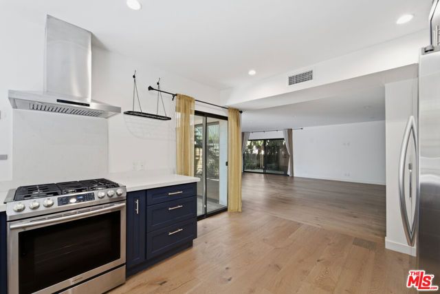 393 Huntley Drive 1, West Hollywood, CA 90048