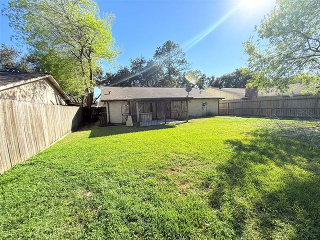 2126 Quail Valley East Drive, Missouri City, TX 77459