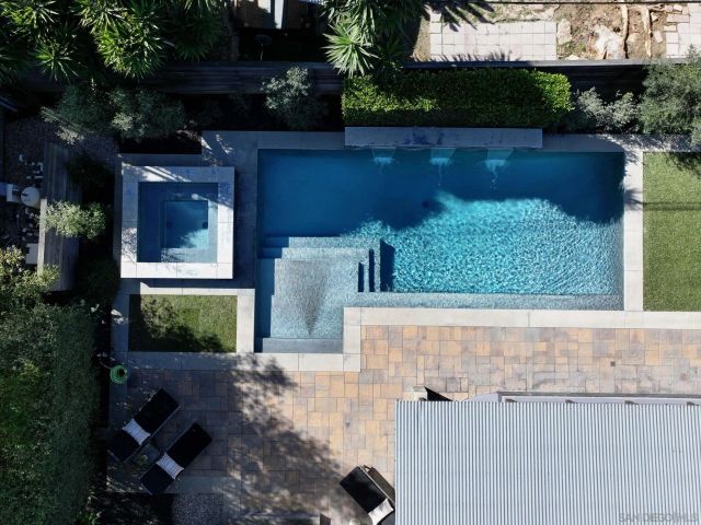 554 & 556 Stratford Dr, Encinitas, CA 92024