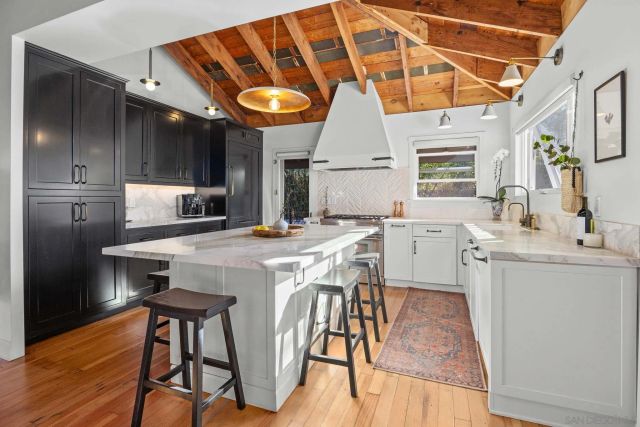 554 & 556 Stratford Dr, Encinitas, CA 92024