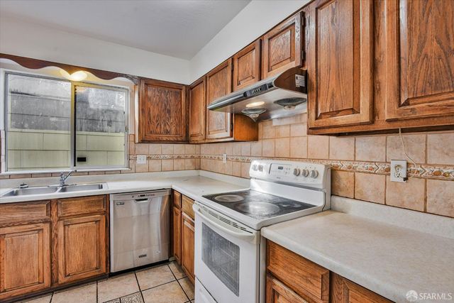 890 48th Avenue, San Francisco, CA 94121