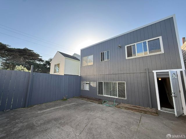 890 48th Avenue, San Francisco, CA 94121