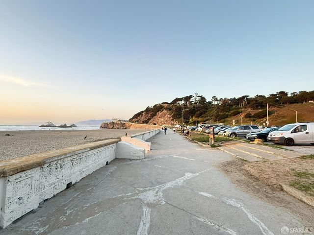 890 48th Avenue, San Francisco, CA 94121