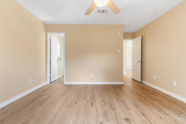 148 Grazing Horse LN, Manchaca, TX 78652