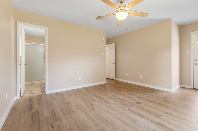 148 Grazing Horse LN, Manchaca, TX 78652