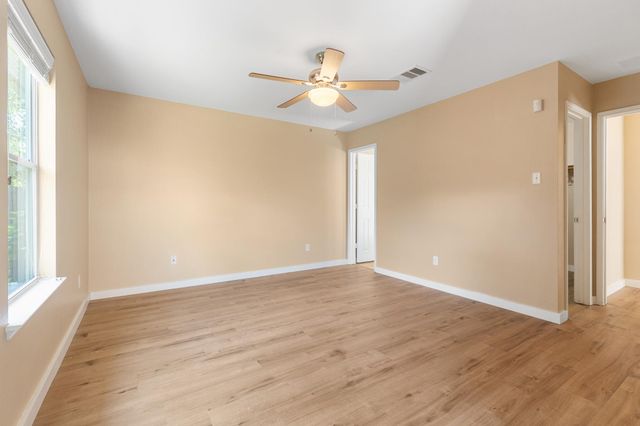 148 Grazing Horse LN, Manchaca, TX 78652