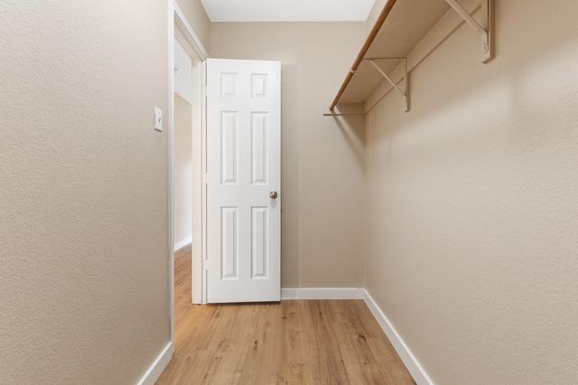 148 Grazing Horse LN, Manchaca, TX 78652