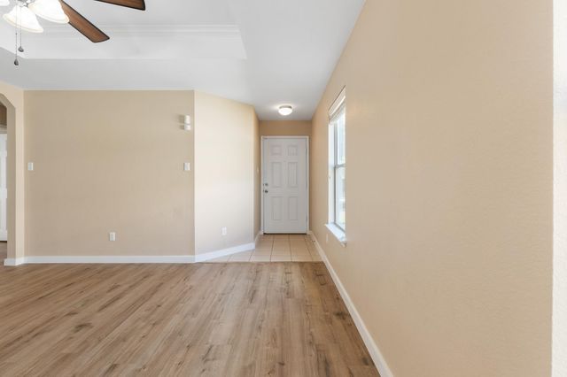 148 Grazing Horse LN, Manchaca, TX 78652