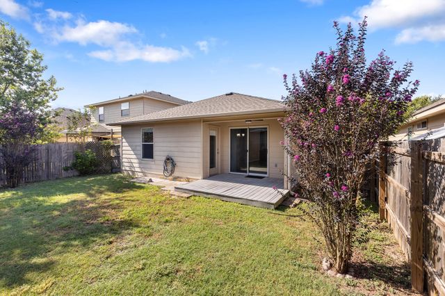 148 Grazing Horse LN, Manchaca, TX 78652