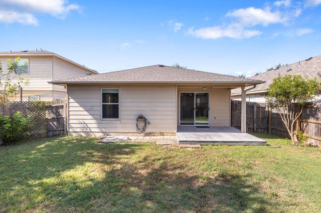 148 Grazing Horse LN, Manchaca, TX 78652