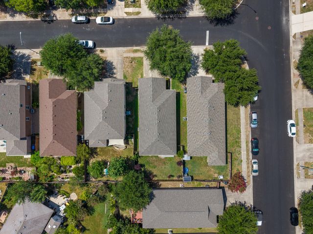 148 Grazing Horse LN, Manchaca, TX 78652
