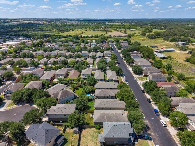 148 Grazing Horse LN, Manchaca, TX 78652