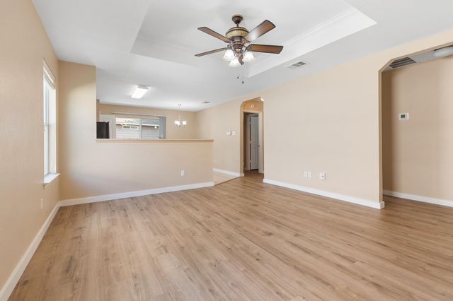 148 Grazing Horse LN, Manchaca, TX 78652