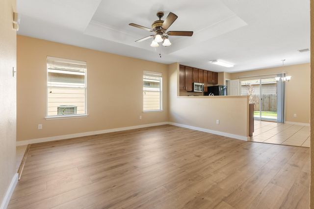 148 Grazing Horse LN, Manchaca, TX 78652