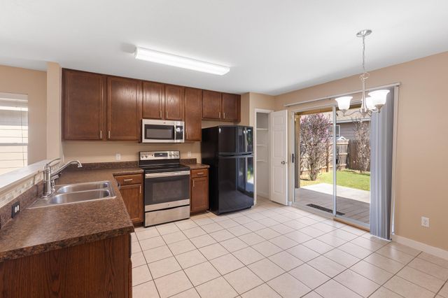 148 Grazing Horse LN, Manchaca, TX 78652