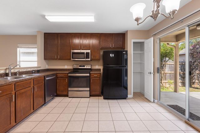 148 Grazing Horse LN, Manchaca, TX 78652