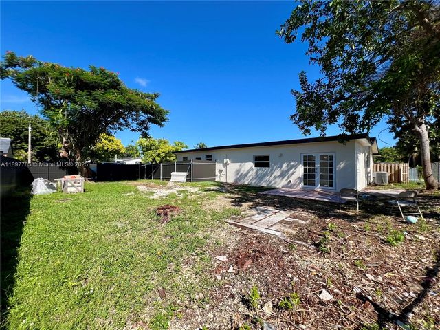 11950 SW 199th St 1, Miami, FL 33177