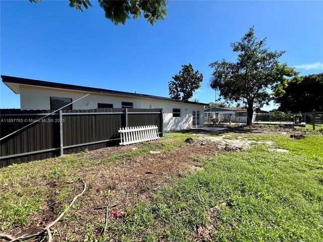 11950 SW 199th St 1, Miami, FL 33177