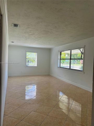 11950 SW 199th St 1, Miami, FL 33177