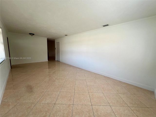 11950 SW 199th St 1, Miami, FL 33177