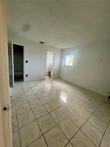 11950 SW 199th St 1, Miami, FL 33177