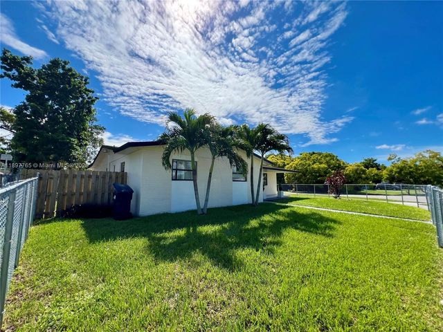11950 SW 199th St 1, Miami, FL 33177