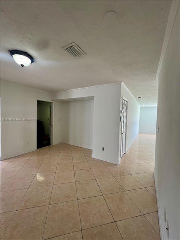 11950 SW 199th St 1, Miami, FL 33177