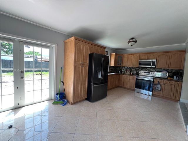 11950 SW 199th St 1, Miami, FL 33177