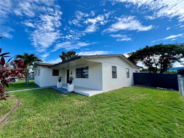 11950 SW 199th St 1, Miami, FL 33177