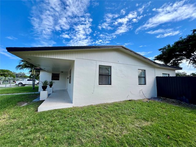 11950 SW 199th St 1, Miami, FL 33177