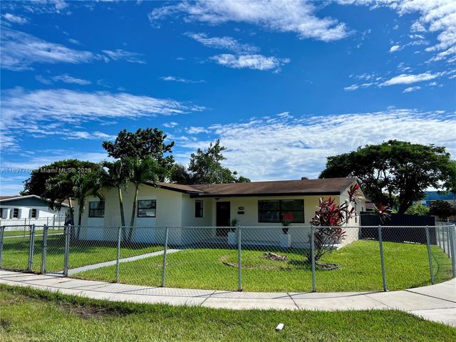11950 SW 199th St 1, Miami, FL 33177