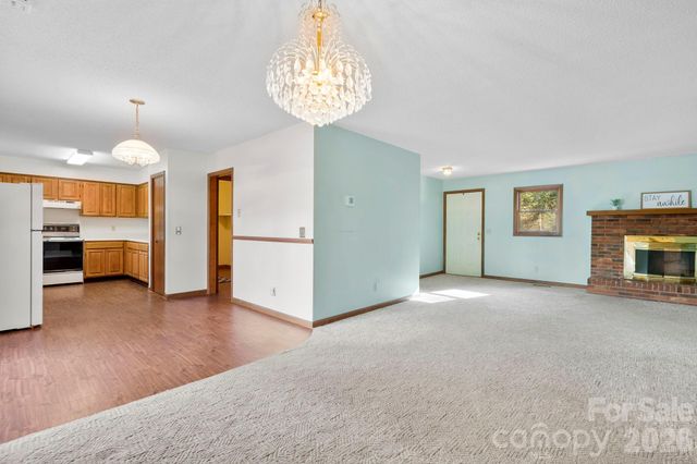 47 Sevier Drive, Hendersonville, NC 28791