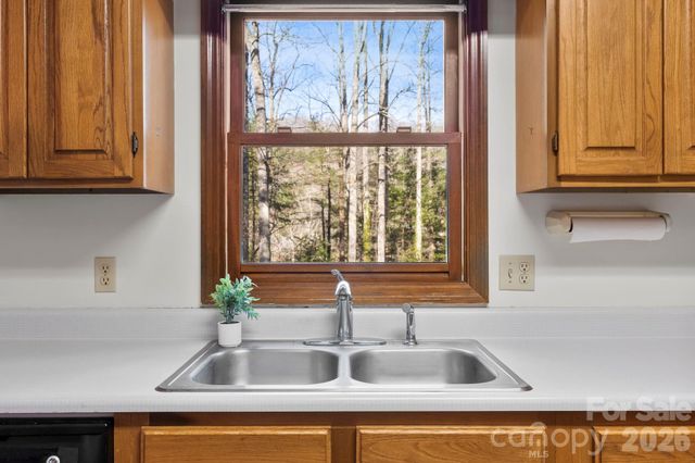 47 Sevier Drive, Hendersonville, NC 28791