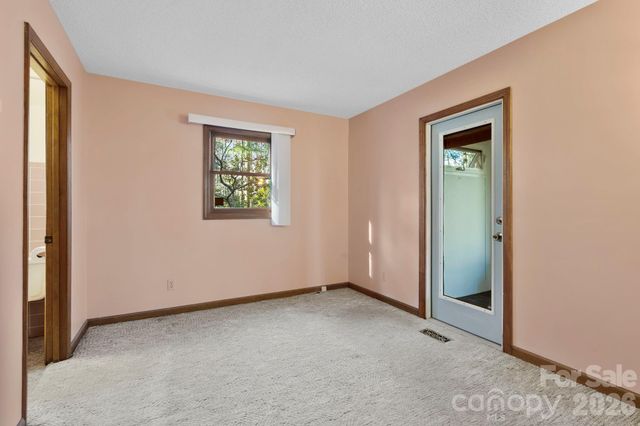 47 Sevier Drive, Hendersonville, NC 28791