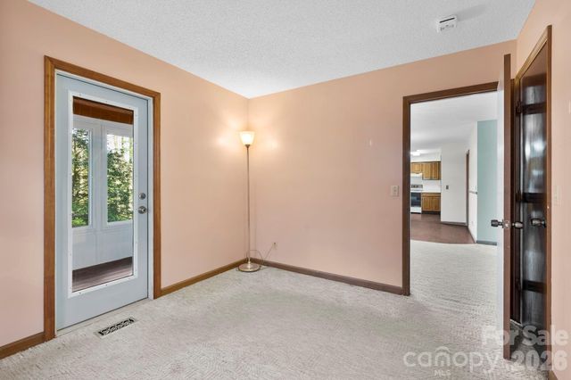 47 Sevier Drive, Hendersonville, NC 28791