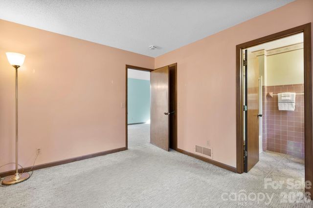 47 Sevier Drive, Hendersonville, NC 28791