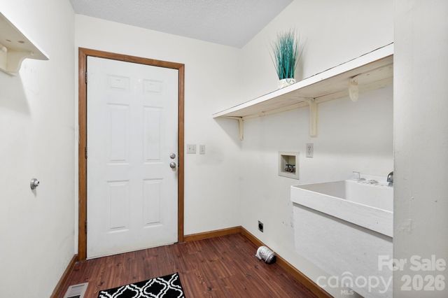 47 Sevier Drive, Hendersonville, NC 28791