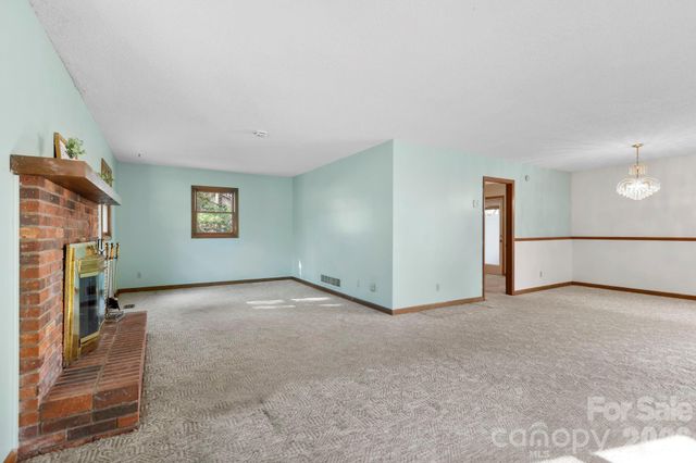 47 Sevier Drive, Hendersonville, NC 28791