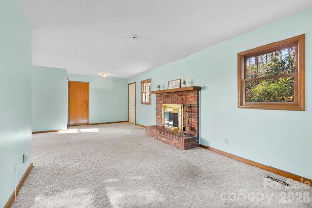 47 Sevier Drive, Hendersonville, NC 28791