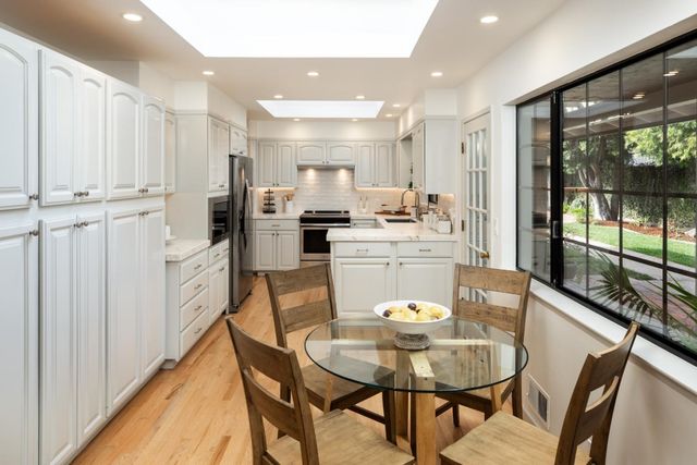 260 Trianon Way, Los Altos, CA 94022