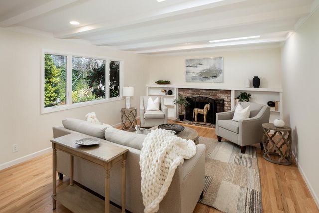 260 Trianon Way, Los Altos, CA 94022