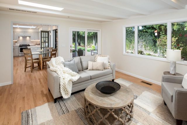 260 Trianon Way, Los Altos, CA 94022