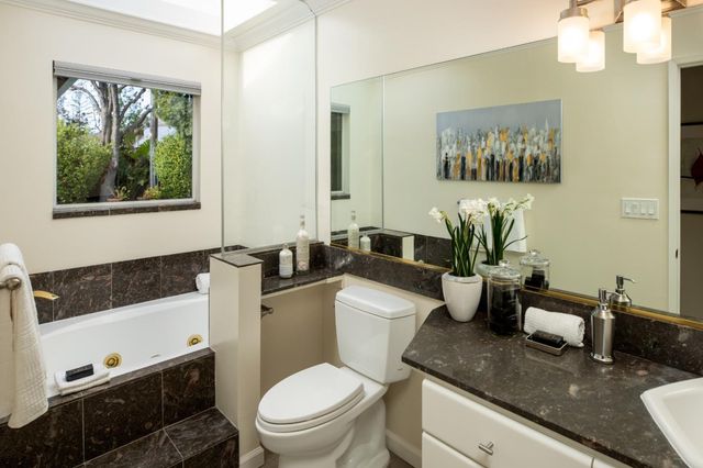 260 Trianon Way, Los Altos, CA 94022
