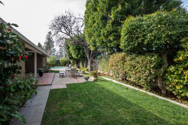 260 Trianon Way, Los Altos, CA 94022
