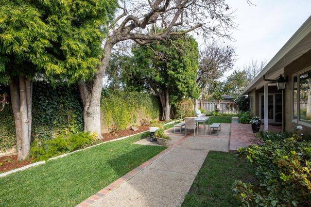 260 Trianon Way, Los Altos, CA 94022