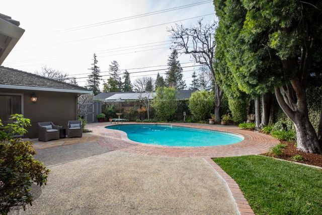 260 Trianon Way, Los Altos, CA 94022